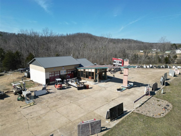 8680 Hwy 67, Fredericktown, Missouri 63645, ,Commercial Sale,For Sale,Hwy 67,MAR25003834