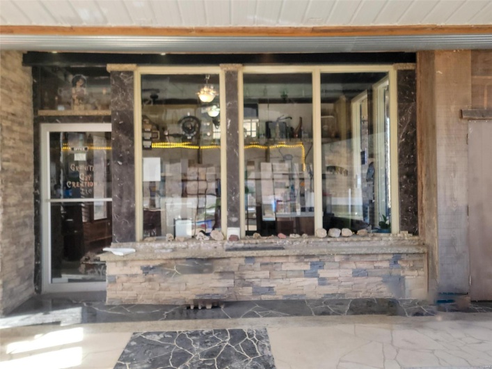 8680 Hwy 67, Fredericktown, Missouri 63645, ,Commercial Sale,For Sale,Hwy 67,MAR25003834