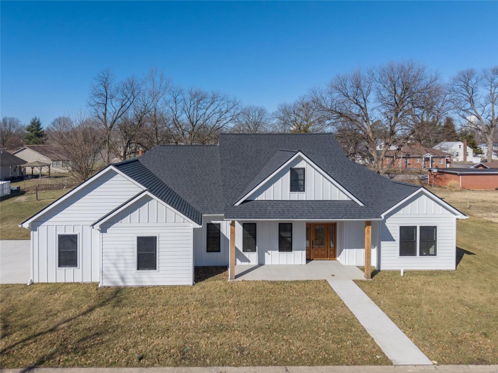 115 Taylor St, Red Bud, Illinois 62278, 2 Bedrooms Bedrooms, 10 Rooms Rooms,2 BathroomsBathrooms,Residential,For Sale,Taylor St,MAR25013262