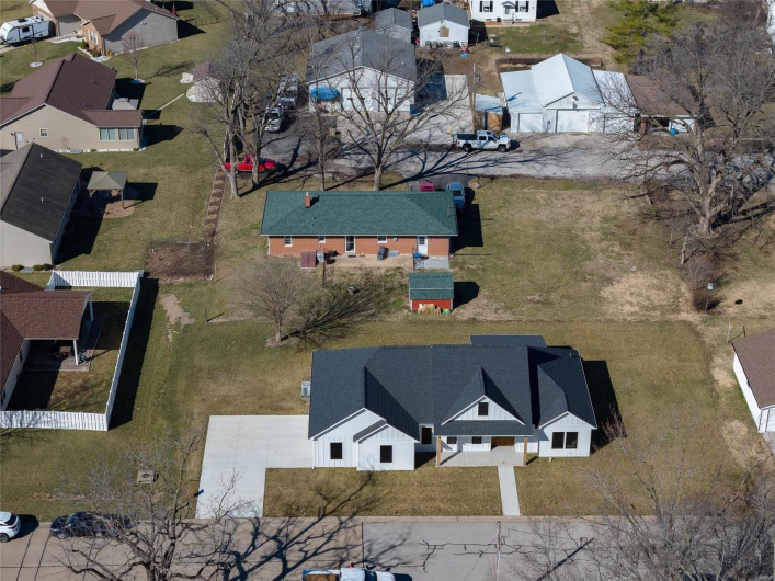 115 Taylor St, Red Bud, Illinois 62278, 2 Bedrooms Bedrooms, 10 Rooms Rooms,2 BathroomsBathrooms,Residential,For Sale,Taylor St,MAR25013262