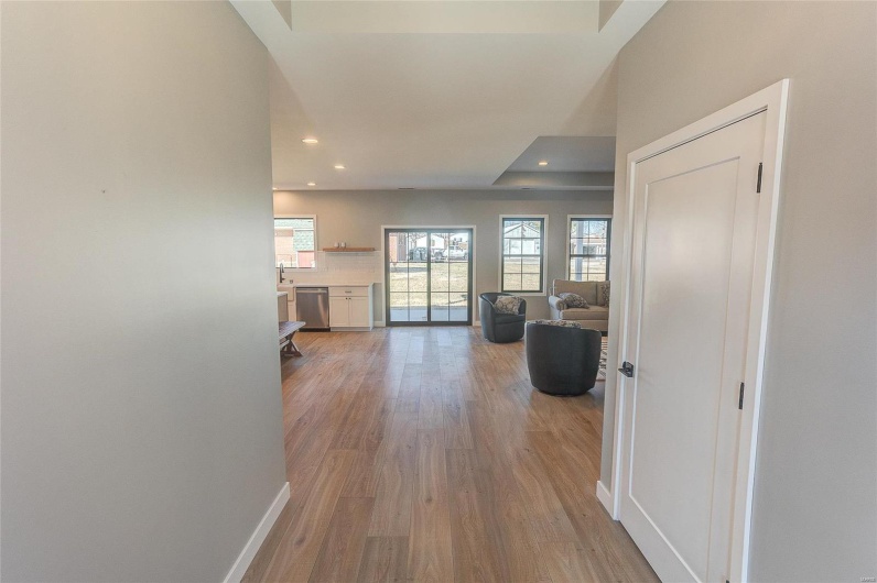 115 Taylor St, Red Bud, Illinois 62278, 2 Bedrooms Bedrooms, 10 Rooms Rooms,2 BathroomsBathrooms,Residential,For Sale,Taylor St,MAR25013262