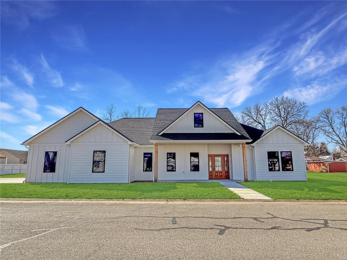 115 Taylor St, Red Bud, Illinois 62278, 2 Bedrooms Bedrooms, 10 Rooms Rooms,2 BathroomsBathrooms,Residential,For Sale,Taylor St,MAR25013262