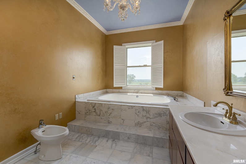 6399 Pelican Lane, Carbondale, Illinois 62902, 6 Bedrooms Bedrooms, 0 ,5 BathroomsBathrooms,Residential,For Sale,Pelican,0,RMAEB457029