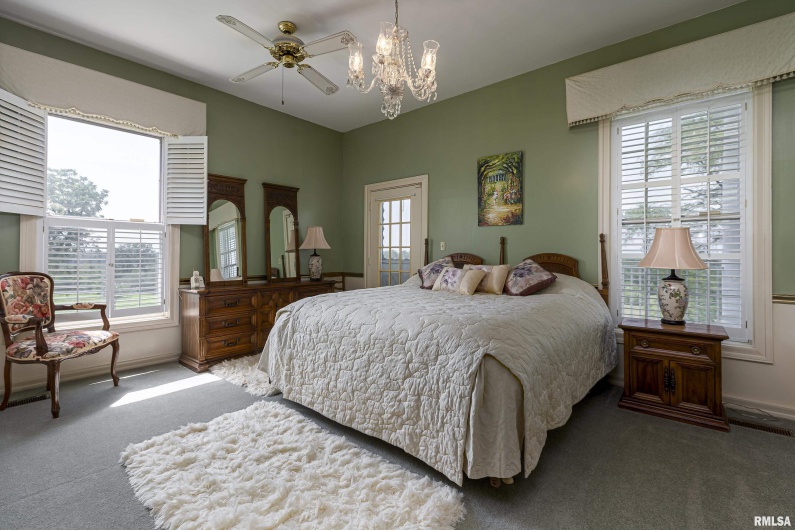 6399 Pelican Lane, Carbondale, Illinois 62902, 6 Bedrooms Bedrooms, 0 ,5 BathroomsBathrooms,Residential,For Sale,Pelican,0,RMAEB457029