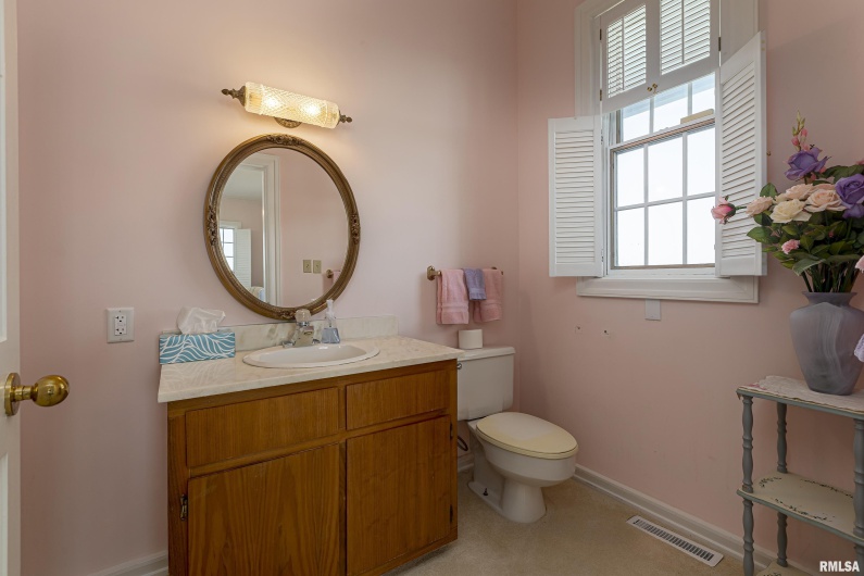 6399 Pelican Lane, Carbondale, Illinois 62902, 6 Bedrooms Bedrooms, 0 ,5 BathroomsBathrooms,Residential,For Sale,Pelican,0,RMAEB457029