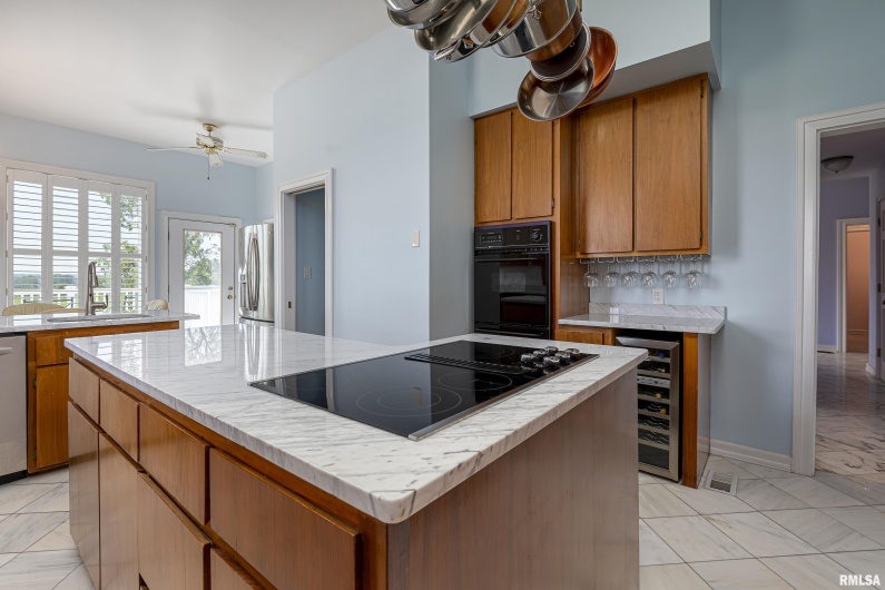 6399 Pelican Lane, Carbondale, Illinois 62902, 6 Bedrooms Bedrooms, 0 ,5 BathroomsBathrooms,Residential,For Sale,Pelican,0,RMAEB457029