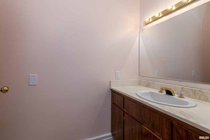 6399 Pelican Lane, Carbondale, Illinois 62902, 6 Bedrooms Bedrooms, 0 ,5 BathroomsBathrooms,Residential,For Sale,Pelican,0,RMAEB457029