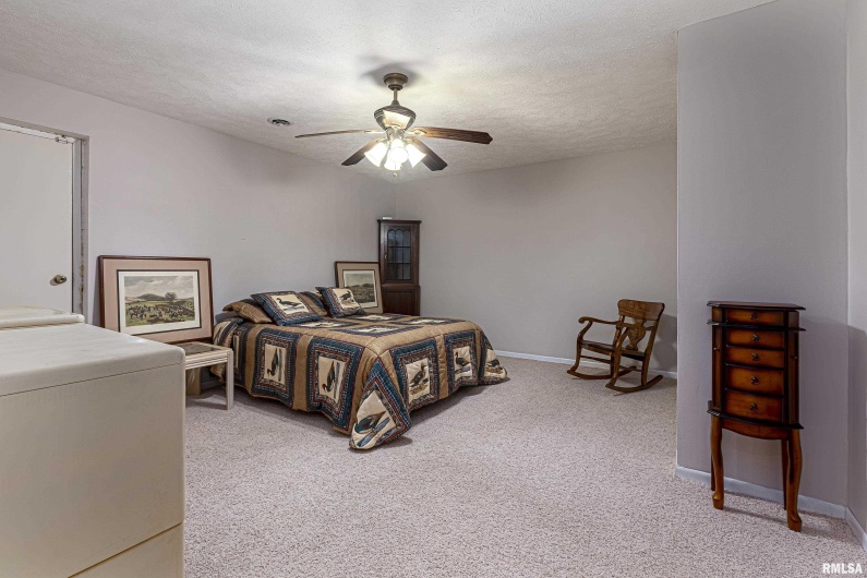 6399 Pelican Lane, Carbondale, Illinois 62902, 6 Bedrooms Bedrooms, 0 ,5 BathroomsBathrooms,Residential,For Sale,Pelican,0,RMAEB457029