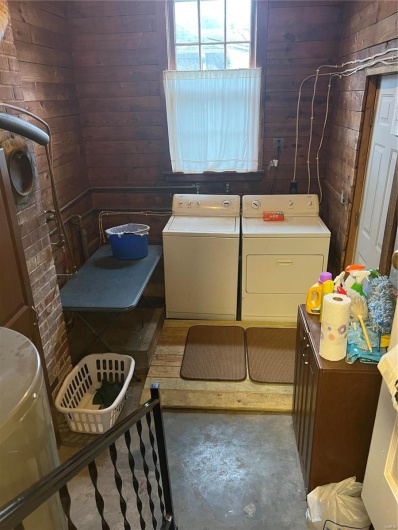810 Carleton Avenue, Caruthersville, Missouri 63830, 4 Bedrooms Bedrooms, 12 Rooms Rooms,2 BathroomsBathrooms,Residential,For Sale,Carleton,MAR25013783