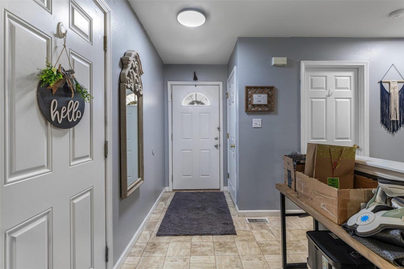 1815 Oak Knoll, Farmington, Missouri 63640, 2 Bedrooms Bedrooms, 8 Rooms Rooms,2 BathroomsBathrooms,Residential,For Sale,Oak Knoll,MAR25013190