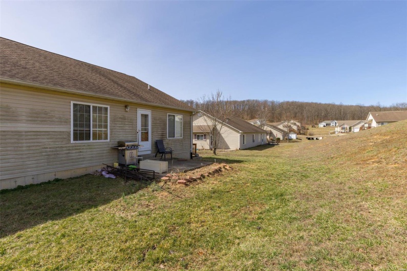 1815 Oak Knoll, Farmington, Missouri 63640, 2 Bedrooms Bedrooms, 8 Rooms Rooms,2 BathroomsBathrooms,Residential,For Sale,Oak Knoll,MAR25013190