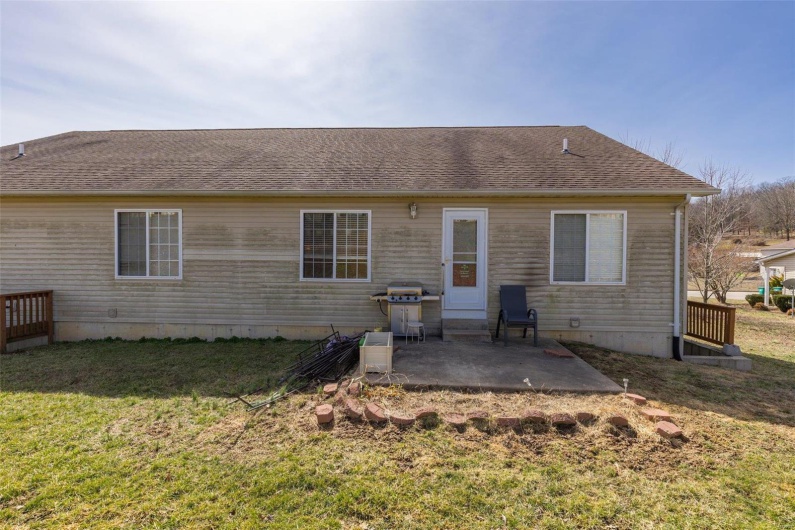 1815 Oak Knoll, Farmington, Missouri 63640, 2 Bedrooms Bedrooms, 8 Rooms Rooms,2 BathroomsBathrooms,Residential,For Sale,Oak Knoll,MAR25013190