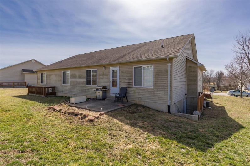 1815 Oak Knoll, Farmington, Missouri 63640, 2 Bedrooms Bedrooms, 8 Rooms Rooms,2 BathroomsBathrooms,Residential,For Sale,Oak Knoll,MAR25013190