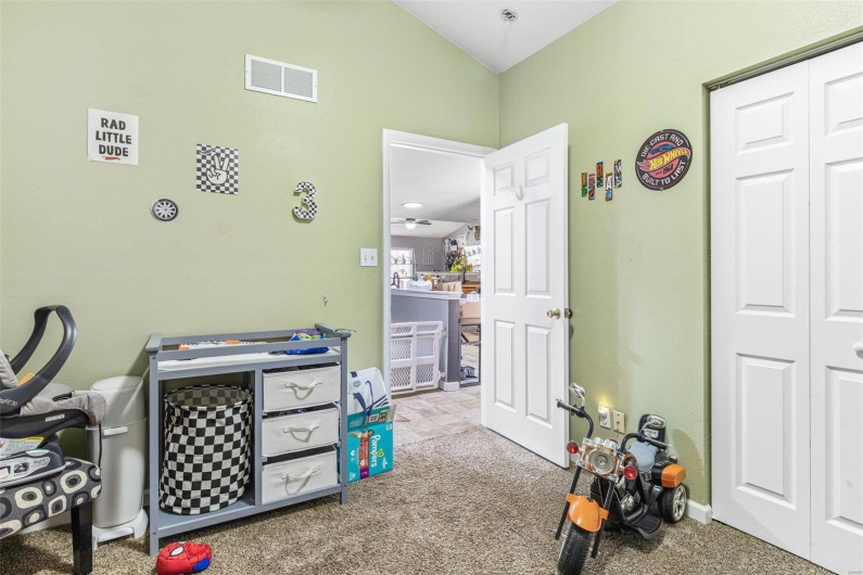 1815 Oak Knoll, Farmington, Missouri 63640, 2 Bedrooms Bedrooms, 8 Rooms Rooms,2 BathroomsBathrooms,Residential,For Sale,Oak Knoll,MAR25013190