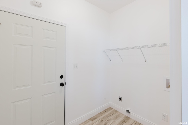1200 JOY Lane, Johnston City, Illinois 62951, 3 Bedrooms Bedrooms, 0 ,2 BathroomsBathrooms,Residential,For Sale,JOY,0,RMAQC4261091