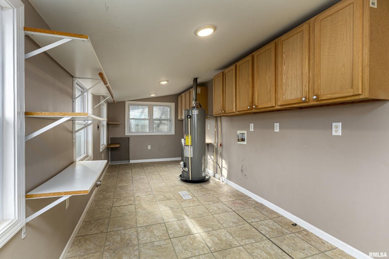 320 Cline Lane, Vienna, Illinois 62995, 3 Bedrooms Bedrooms, 0 ,2 BathroomsBathrooms,Residential,For Sale,Cline,0,RMAEB457050