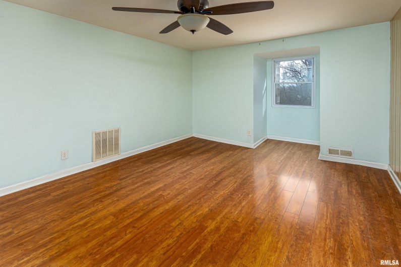 320 Cline Lane, Vienna, Illinois 62995, 3 Bedrooms Bedrooms, 0 ,2 BathroomsBathrooms,Residential,For Sale,Cline,0,RMAEB457050