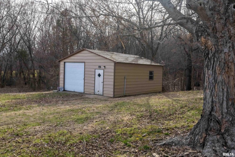 320 Cline Lane, Vienna, Illinois 62995, 3 Bedrooms Bedrooms, 0 ,2 BathroomsBathrooms,Residential,For Sale,Cline,0,RMAEB457050