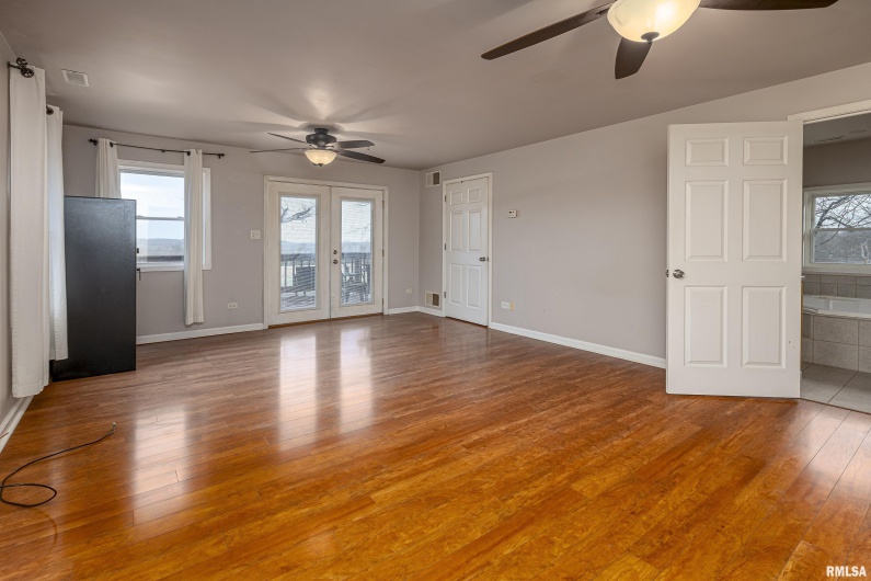 320 Cline Lane, Vienna, Illinois 62995, 3 Bedrooms Bedrooms, 0 ,2 BathroomsBathrooms,Residential,For Sale,Cline,0,RMAEB457050