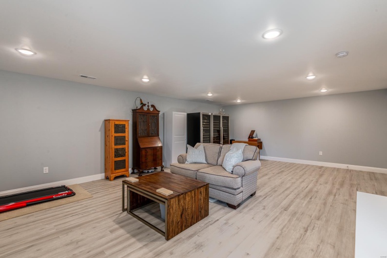 24345 State Rte WW, Ste Genevieve, Missouri 63670, 3 Bedrooms Bedrooms, 8 Rooms Rooms,3 BathroomsBathrooms,Residential,For Sale,State Rte WW,MAR25014107