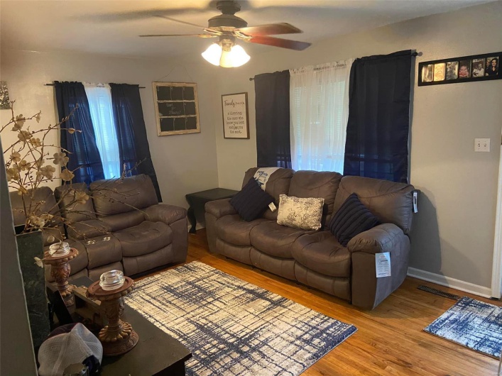 208 John R, Kennett, Missouri 63857, 2 Bedrooms Bedrooms, 6 Rooms Rooms,1 BathroomBathrooms,Residential,For Sale,John R,MAR25014253