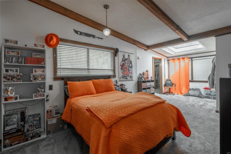 255 Wayne 406, Williamsville, Missouri 63967, 5 Bedrooms Bedrooms, 12 Rooms Rooms,1 BathroomBathrooms,Residential,For Sale,Wayne 406,MAR25014281