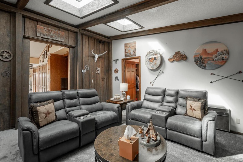 255 Wayne 406, Williamsville, Missouri 63967, 5 Bedrooms Bedrooms, 12 Rooms Rooms,1 BathroomBathrooms,Residential,For Sale,Wayne 406,MAR25014281