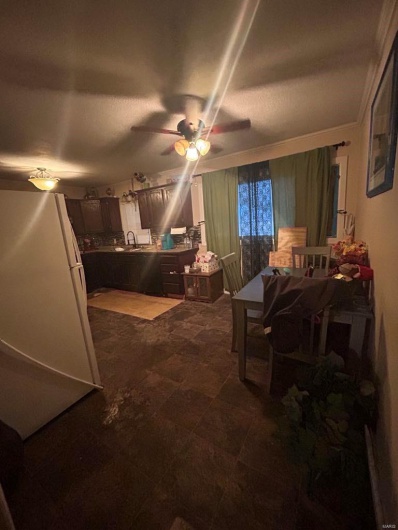 712 E Gladys, Sikeston, Missouri 63801, 4 Bedrooms Bedrooms, 10 Rooms Rooms,1 BathroomBathrooms,Residential,For Sale,E Gladys,MAR25014501