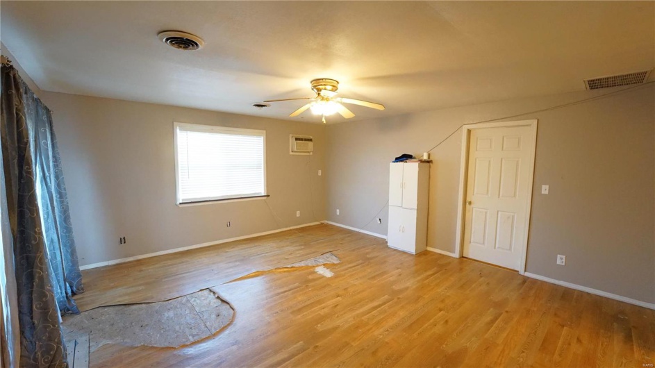 204 8TH St, Kennett, Missouri 63857, 3 Bedrooms Bedrooms, 6 Rooms Rooms,2 BathroomsBathrooms,Residential,For Sale,8TH St,MAR25014375
