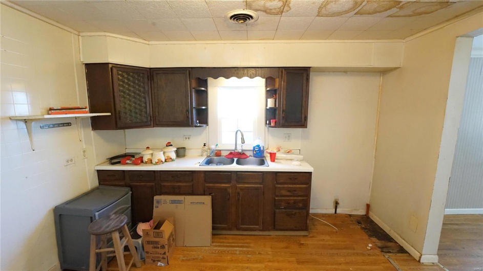 204 8TH St, Kennett, Missouri 63857, 3 Bedrooms Bedrooms, 6 Rooms Rooms,2 BathroomsBathrooms,Residential,For Sale,8TH St,MAR25014375