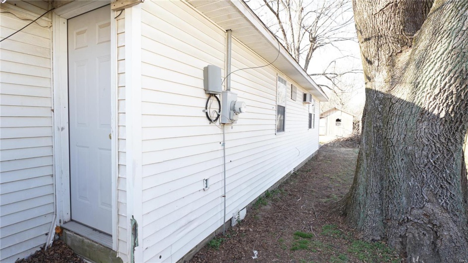 204 8TH St, Kennett, Missouri 63857, 3 Bedrooms Bedrooms, 6 Rooms Rooms,2 BathroomsBathrooms,Residential,For Sale,8TH St,MAR25014375