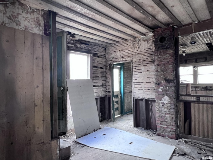 315 Vines Road, Cobden, Illinois 62920, 2 Bedrooms Bedrooms, 0 ,0,Residential,For Sale,Vines,0,RMAEB457077