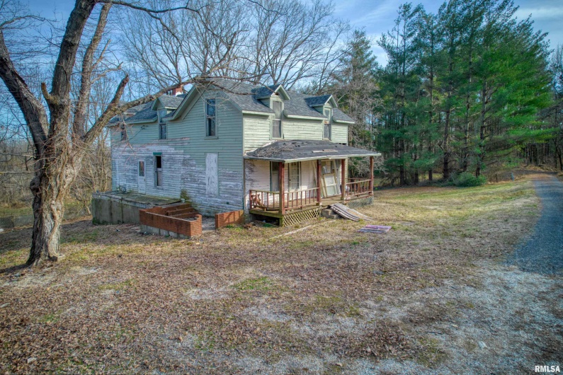 315 Vines Road, Cobden, Illinois 62920, 2 Bedrooms Bedrooms, 0 ,0,Residential,For Sale,Vines,0,RMAEB457077