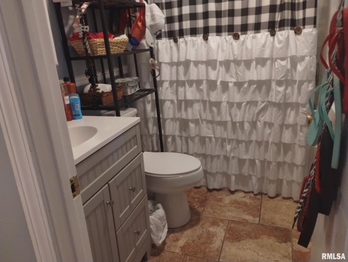 600 SKYLINE Drive, Carbondale, Illinois 62901, 3 Bedrooms Bedrooms, 0 ,2 BathroomsBathrooms,Residential,For Sale,SKYLINE,0,RMAEB457079