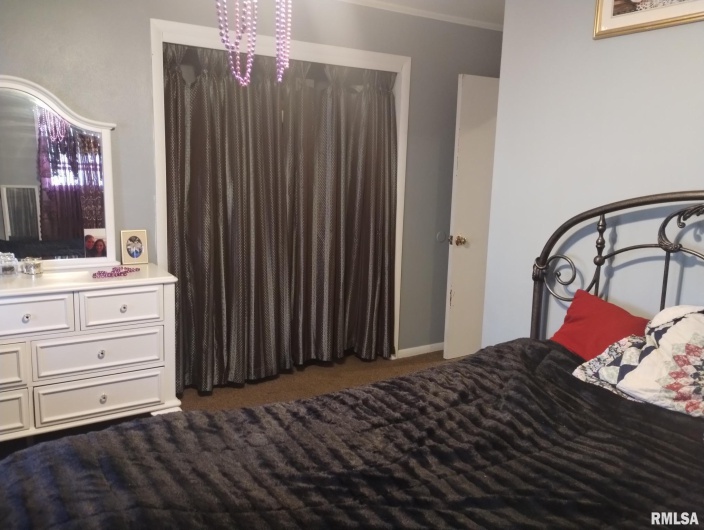 600 SKYLINE Drive, Carbondale, Illinois 62901, 3 Bedrooms Bedrooms, 0 ,2 BathroomsBathrooms,Residential,For Sale,SKYLINE,0,RMAEB457079