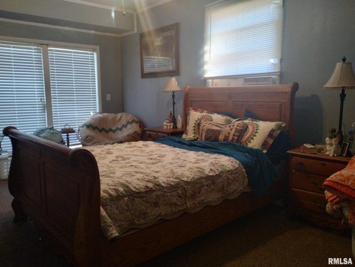 600 SKYLINE Drive, Carbondale, Illinois 62901, 3 Bedrooms Bedrooms, 0 ,2 BathroomsBathrooms,Residential,For Sale,SKYLINE,0,RMAEB457079