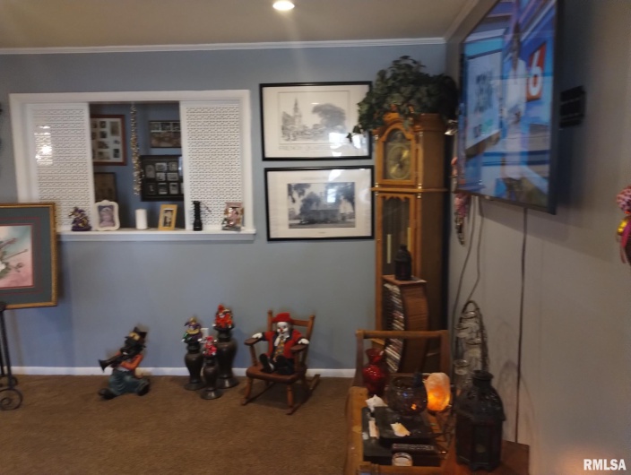 600 SKYLINE Drive, Carbondale, Illinois 62901, 3 Bedrooms Bedrooms, 0 ,2 BathroomsBathrooms,Residential,For Sale,SKYLINE,0,RMAEB457079