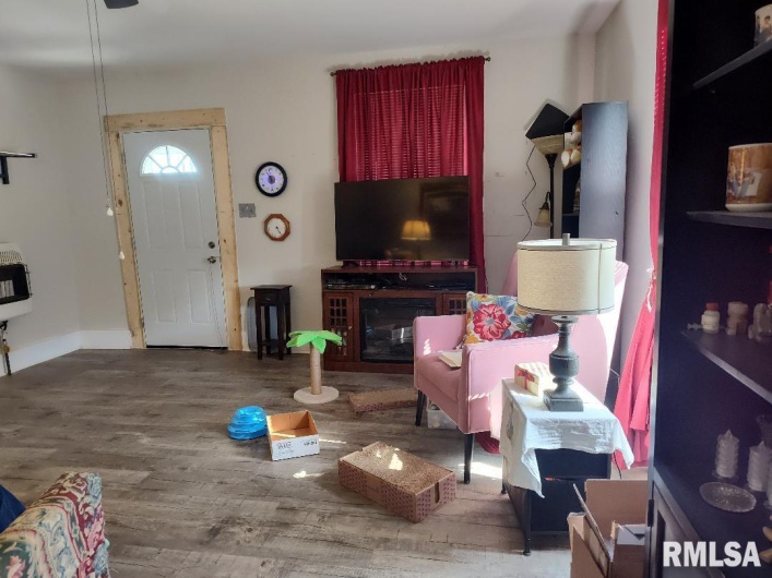 407 OHIO Street, Mound City, Illinois 62963, 2 Bedrooms Bedrooms, 0 ,1 BathroomBathrooms,Residential,For Sale,OHIO,0,RMAEB457091