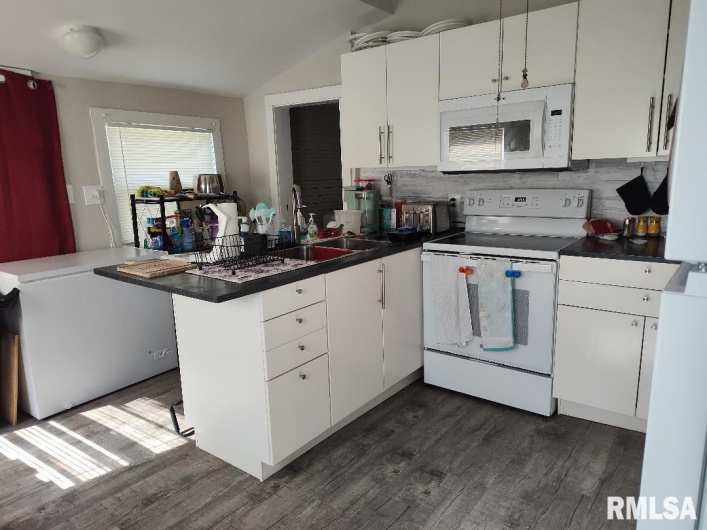 407 OHIO Street, Mound City, Illinois 62963, 2 Bedrooms Bedrooms, 0 ,1 BathroomBathrooms,Residential,For Sale,OHIO,0,RMAEB457091