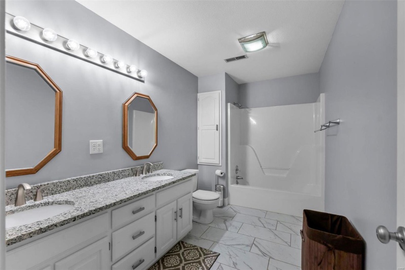 2519 Horseshoe Ridge, Cape Girardeau, Missouri 63701, 4 Bedrooms Bedrooms, 11 Rooms Rooms,3 BathroomsBathrooms,Residential,For Sale,Horseshoe Ridge,MAR25008656