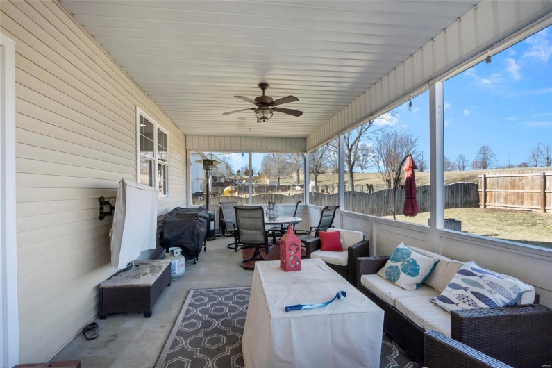 2519 Horseshoe Ridge, Cape Girardeau, Missouri 63701, 4 Bedrooms Bedrooms, 11 Rooms Rooms,3 BathroomsBathrooms,Residential,For Sale,Horseshoe Ridge,MAR25008656