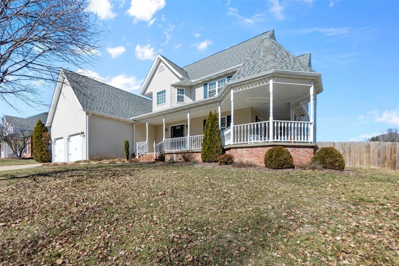2519 Horseshoe Ridge, Cape Girardeau, Missouri 63701, 4 Bedrooms Bedrooms, 11 Rooms Rooms,3 BathroomsBathrooms,Residential,For Sale,Horseshoe Ridge,MAR25008656
