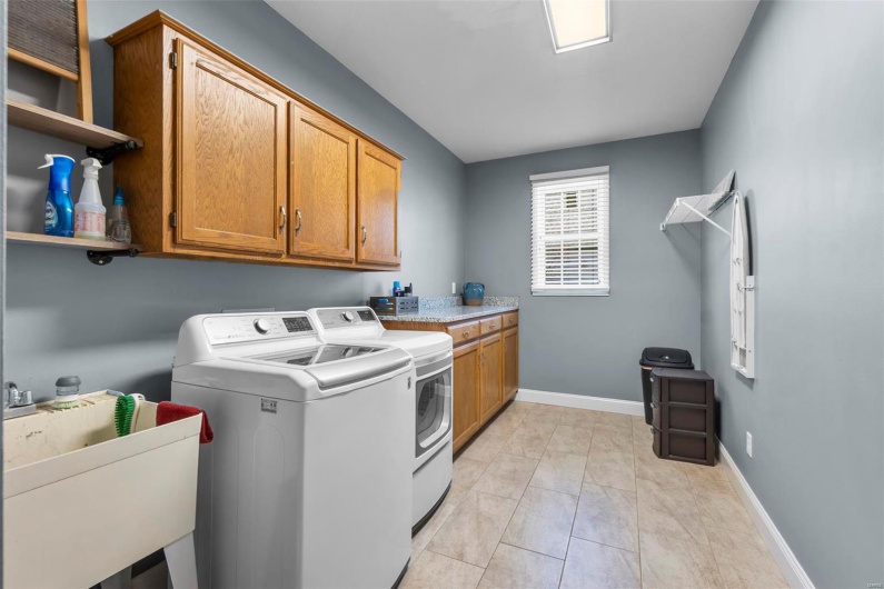 2519 Horseshoe Ridge, Cape Girardeau, Missouri 63701, 4 Bedrooms Bedrooms, 11 Rooms Rooms,3 BathroomsBathrooms,Residential,For Sale,Horseshoe Ridge,MAR25008656