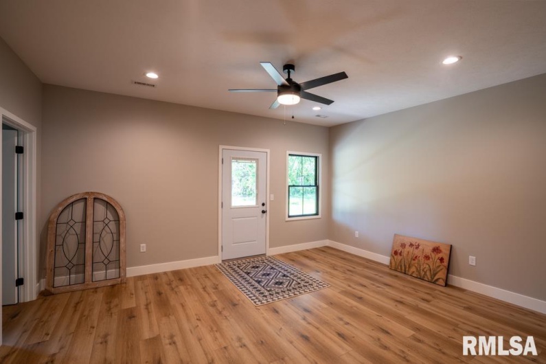 207 Rowatt Street, Cambria, Illinois 62915, 3 Bedrooms Bedrooms, 0 ,2 BathroomsBathrooms,Residential,For Sale,Rowatt,0,RMAQC4261228