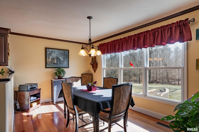 3725 ARIEL Drive, Murphysboro, Illinois 62966, 3 Bedrooms Bedrooms, 0 ,2 BathroomsBathrooms,Residential,For Sale,ARIEL,0,RMAQC4261237