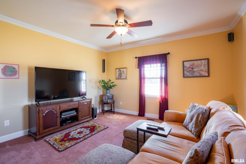 3725 ARIEL Drive, Murphysboro, Illinois 62966, 3 Bedrooms Bedrooms, 0 ,2 BathroomsBathrooms,Residential,For Sale,ARIEL,0,RMAQC4261237