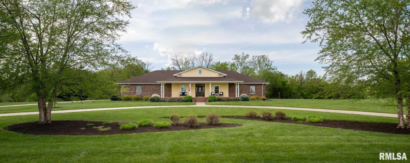 3725 ARIEL Drive, Murphysboro, Illinois 62966, 3 Bedrooms Bedrooms, 0 ,2 BathroomsBathrooms,Residential,For Sale,ARIEL,0,RMAQC4261237