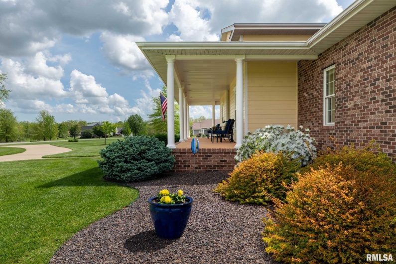 3725 ARIEL Drive, Murphysboro, Illinois 62966, 3 Bedrooms Bedrooms, 0 ,2 BathroomsBathrooms,Residential,For Sale,ARIEL,0,RMAQC4261237