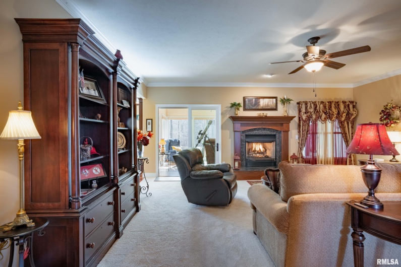 3725 ARIEL Drive, Murphysboro, Illinois 62966, 3 Bedrooms Bedrooms, 0 ,2 BathroomsBathrooms,Residential,For Sale,ARIEL,0,RMAQC4261237