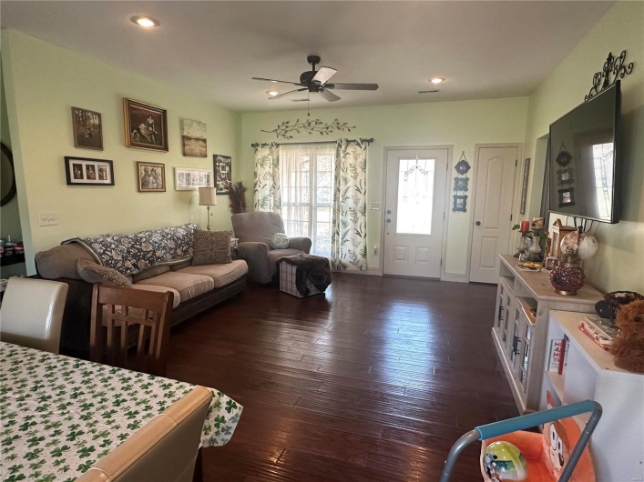 210 Oak Creek Drive, Jackson, Missouri 63755, 3 Bedrooms Bedrooms, 6 Rooms Rooms,2 BathroomsBathrooms,Residential,For Sale,Oak Creek,MAR25015243